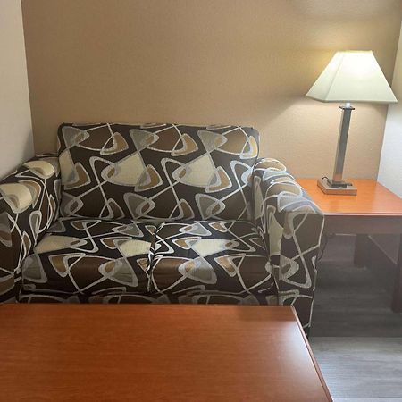 Super 8 By Wyndham Huntsville Luaran gambar