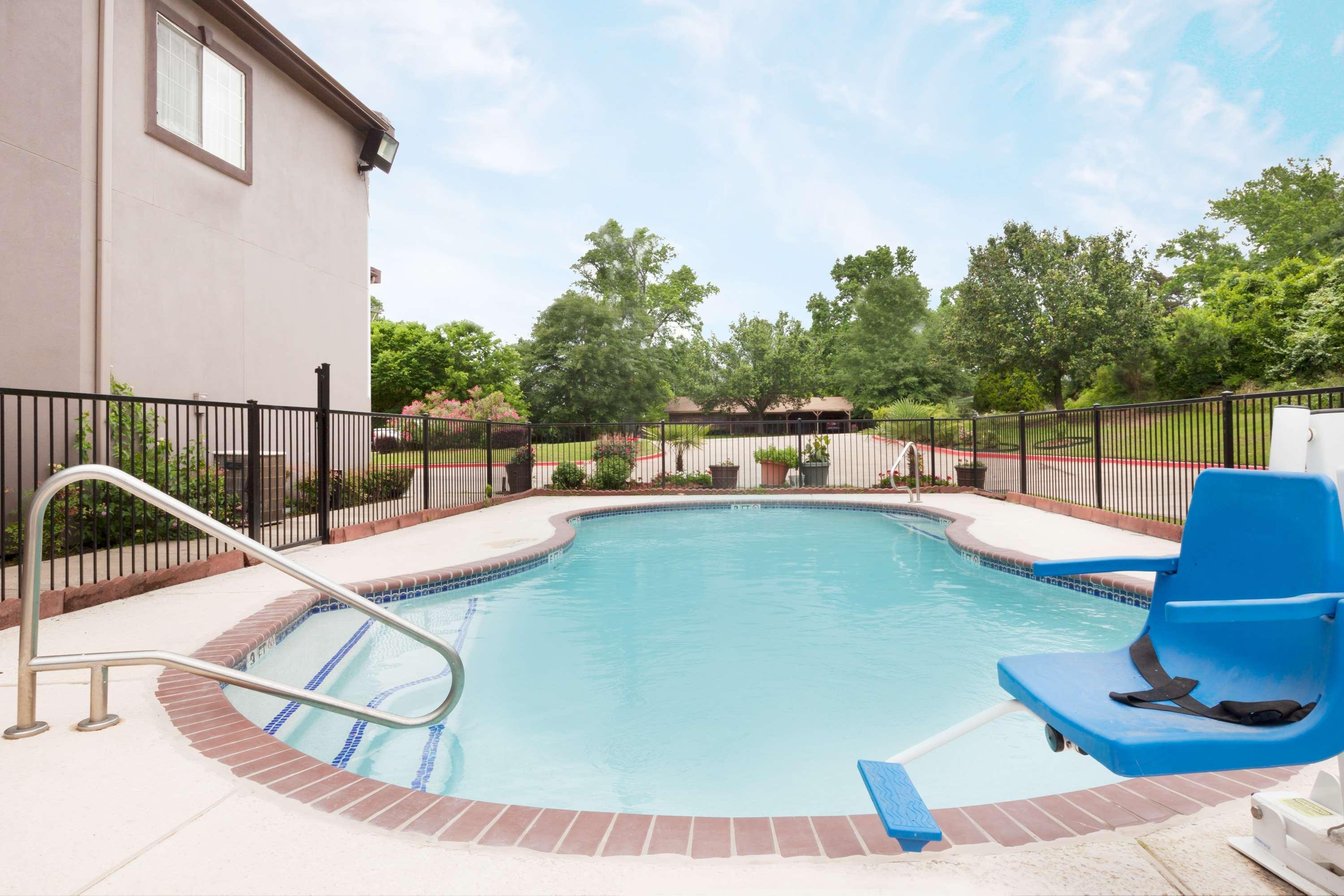 Super 8 By Wyndham Huntsville Luaran gambar