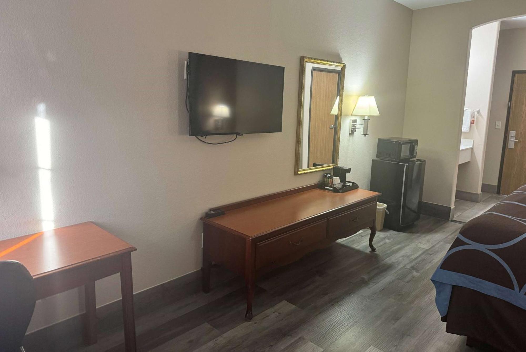 Super 8 By Wyndham Huntsville Luaran gambar
