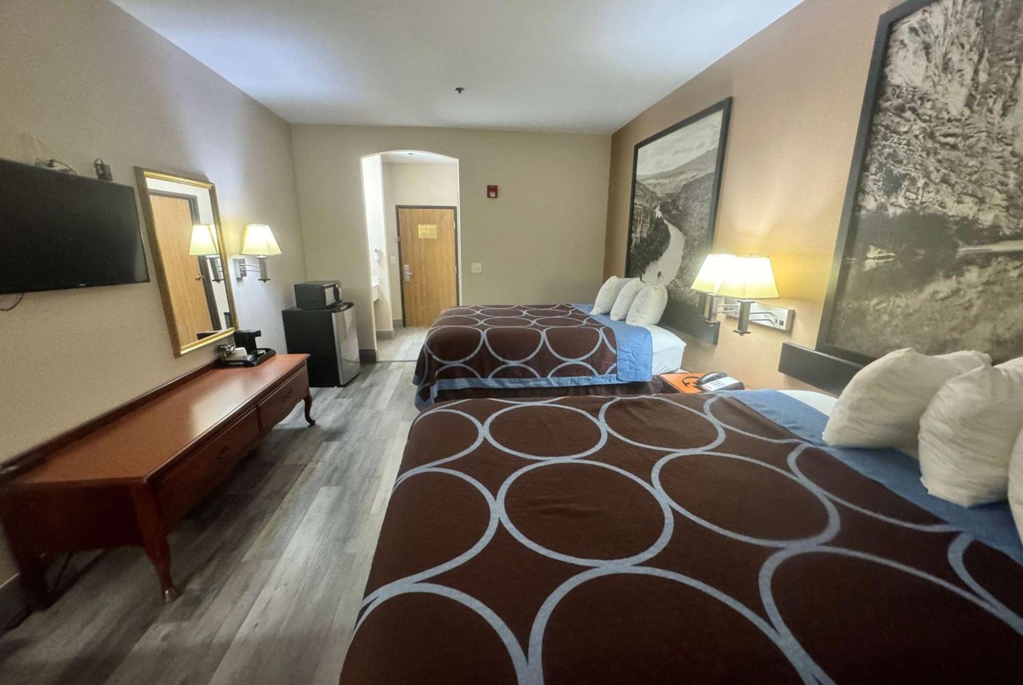 Super 8 By Wyndham Huntsville Luaran gambar